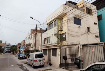 Casa en  Calle Collasuyo 431, San Juan De Lurigancho, Lima, 15401, Per