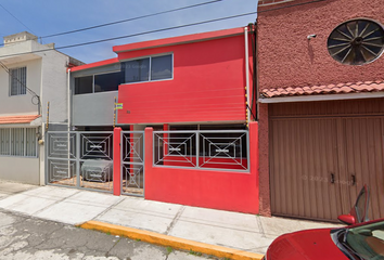 Casa en  Hda. De Echegaray 28, Santa Elena, 52105 San Mateo Atenco, Méx., México