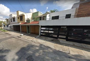Casa en  Calle Cuarzo 2448, Bosques De La Victoria, Guadalajara, Jalisco, México