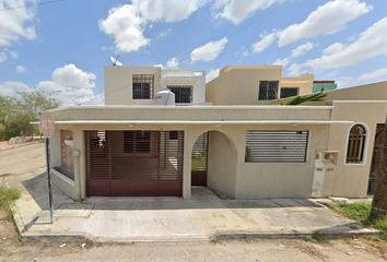 Casa en  Girasoles De Opichen, Calle 97, Fraccionamento Girasoles De Opichen, Mérida, Yucatán, México