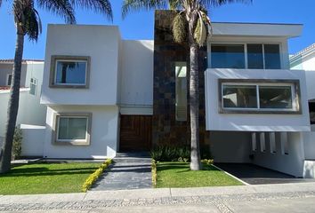 Casa en fraccionamiento en  La Vista Country Club, Vía Atlixcáyotl, Sta María Tonanzintla, San Andrés Cholula, Puebla, México