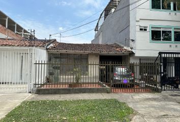 Casa en  Calle 4 #42-45, Cali, Valle Del Cauca, Colombia