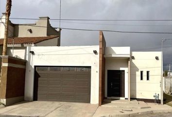 Casa en fraccionamiento en  Calle Profra. Fca. Gómez Veleta & Michigan, Valle Del Sol, Juárez, Chihuahua, México