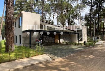 Casa en condominio en  Vega Del Rincón Mz 002, Avandaro, Valle De Bravo, Estado De México, México