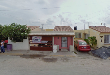 Casa en fraccionamiento en  Avenida Hacienda Las Bugambilias, Hacienda Las Bugambilias, Reynosa, Tamaulipas, México