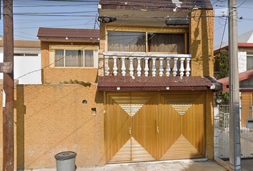 Casa en  Villa De Las Flores, Coacalco De Berriozábal