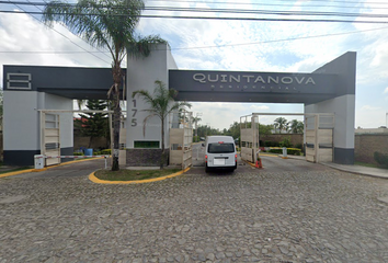 Casa en fraccionamiento en  Quintanova Residencial, Prolongación Colón, Santa Anita, Jalisco, México