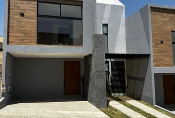 Casa en fraccionamiento en  Parque Madrid, Lomas De Angelópolis, Puebla, México