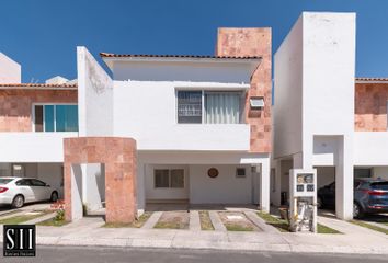 Casa en condominio en  Dos Lunas, Calle Santa Fe, Santa Fé, Juriquilla, Querétaro, México
