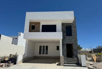 Casa en fraccionamiento en  Sonterra Residencial I, Avenida Paseo Del Pacífico, Mazatlán, Sinaloa, México
