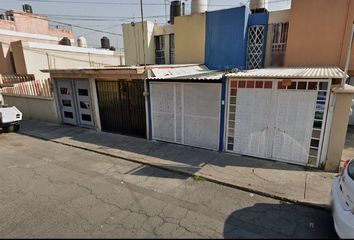 Casa en fraccionamiento en  Calle Higueras 47, Mz 047, Los Heroes Coacalco, San Francisco Coacalco, Estado De México, México