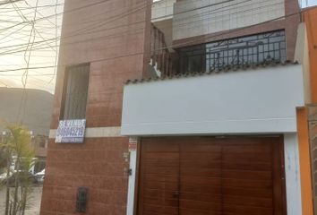 Casa en  Los Olivos, Lima