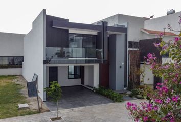 Casa en fraccionamiento en  Parque Cascatta, Boulevard La Reserva, Lomas De Angelópolis, Puebla, México