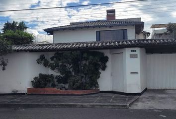 Casa en  Calle Ernesto Noboa Caamaño, Conocoto, Quito, Ecu