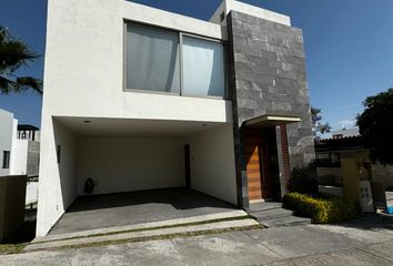 Casa en  Lomas Del Pedregal, Avenida Sierra Vista, San Luis Potosí, México