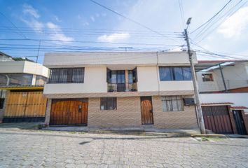 Casa en  Calle S41d, Quito, Ecu