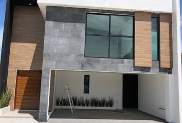 Casa en  El Sendero Residencial Cholula De Rivadavia, El Campanario, Santiago Momoxpan, Cholula, Puebla, México