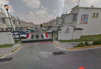 Casa en fraccionamiento en  Privada Rio Ruhr, Ojo De Agua, Estado De México, México