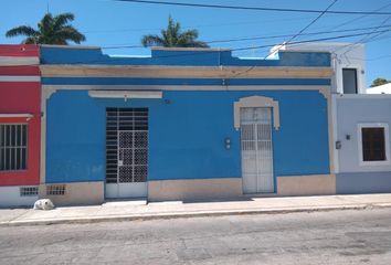 Casa en  Calle 70 & Calle 51, Barrio De Santiago, Centro, Mérida, Yucatán, México