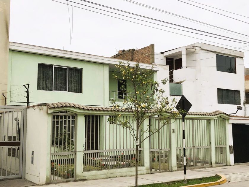 Casa en venta Avenida Aurelio García Y García, Lima, Perú