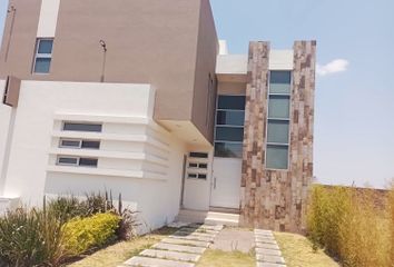 Casa en fraccionamiento en  Avenida Irrigación, Cuauhtémoc, Celaya, Guanajuato, 38034, Mex