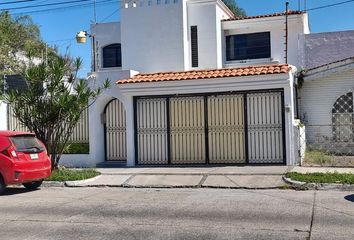 Casa en fraccionamiento en  Edmundo De Amicis No. 120, Jardines Vallarta, Zapopan, Jalisco, México