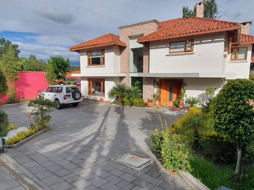 venta Casa en Cumbayá, Quito (1IZURI) icasas.ec