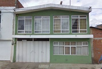 Casa en  Calle De Curinda 129, La Tamacua, Uruapan, Michoacán, México