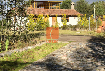 Terreno Comercial en  Parque De La Parroquia Alaquez, Latacunga, Ecuador