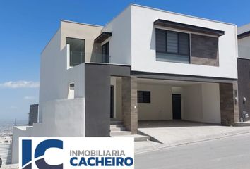 Casa en fraccionamiento en  Avenida Puerta De Hierro, Monterrey, Nuevo León, México