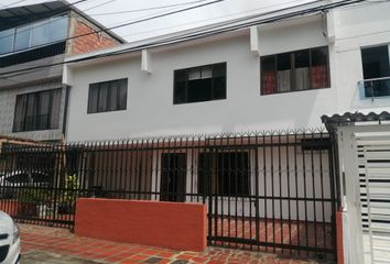 Casa en  Carrera 71 #10a-87, Cali, Valle Del Cauca, Colombia