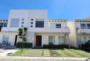 Casa en  Calle Adolfo López Mateos, Llano Grande, Estado De México, México