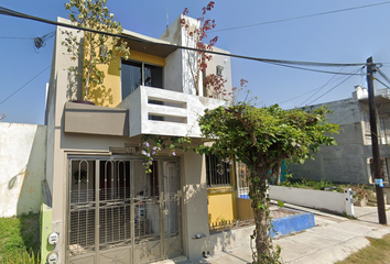 Casa en  Calle Piricanto 705, Prados Del Sur, Colima, México