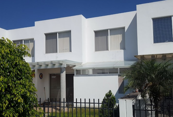 Casa en fraccionamiento en  Cto Andamaxei 1, Paseos Del Bosque, Mexico, Qro., México