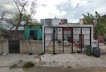 Casa en  Misión De Las Carretas, Misión Del Carmen, Playa Del Carmen, Quintana Roo, México