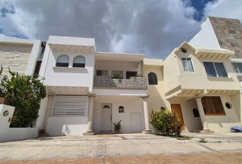 Casa en  Paseo Arbolada, Alborada, Cancún, Benito Juárez, Quintana Roo, 77533, Mex