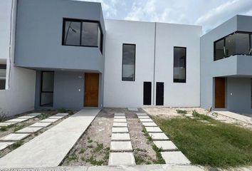 Casa en  Zákia Querétaro, Paseos De Zakia Poniente, Santiago De Querétaro, Querétaro, México