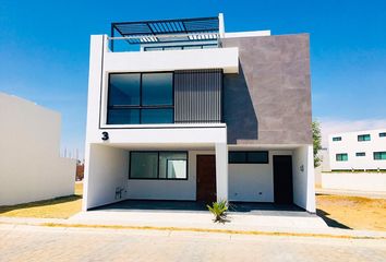 Casa en  Boulevard De Los Volcanes, Res Lomas De Angelópolis Cascatta, Ocoyucan, Puebla, 72826, Mex