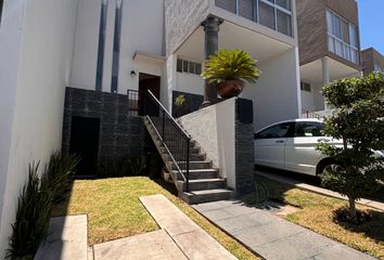 Casa en fraccionamiento en  Colinas De San Isidro - Coto 4, Avenida Camino De Los Parques, Colonia Colinas De San Isidro, Zapopan, Jalisco, México