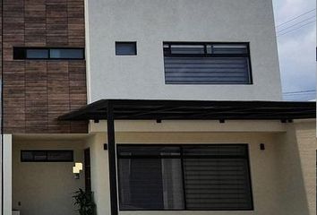 Casa en fraccionamiento en  Residencial Lysandra, De Las Flores Mz 042, San Francisco, San Mateo Atenco, Estado De México, México
