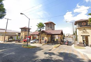 Casa en fraccionamiento en  C. Priv. Pienza, Ojo De Agua, Estado De México, México