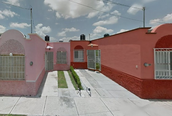 Casa en fraccionamiento en  José Vasconcelos, Magisterial De Irapuato, Irapuato, Guanajuato, México