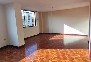 Departamento en  Calle Joaquín Arieta 2-152, Quito, Ecu