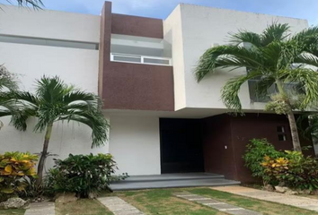 Casa en fraccionamiento en  Cumbres De Maltrata, Cancún, Quintana Roo, México