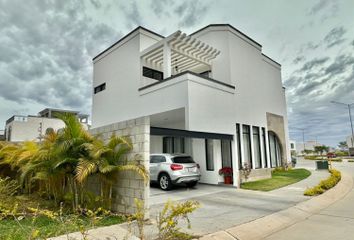 Casa en fraccionamiento en  Fraccionamiento Maralto Residencial., Avenida Sábalo Cerritos, Villas Puerto Iguanas, Mazatlán, Sinaloa, México