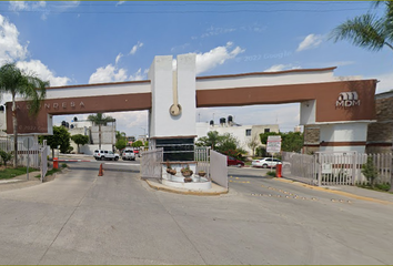 Casa en fraccionamiento en  Papelería La Condesa, Condesa De Aranjuez, Ciudad Satelite, Leon, Guanajuato, México