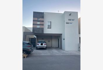 Casa en fraccionamiento en  Avenida Hermanos Escobar & Avenida Del Charro, Omega, Juárez, Chihuahua, México