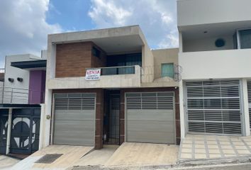 Casa en fraccionamiento en  Avenida Rocallosas, Residential Las Cumbres, Real Del Bosque, Xalapa-enríquez, Veracruz, México