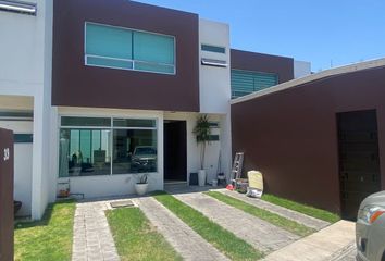 Casa en fraccionamiento en  Fracc Villas Miro, Prolongación San Juan, Barrio Del Calvario, San Juan Cuautlancingo, Puebla, México