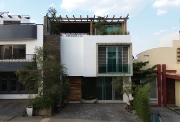 Casa en  Boulevard Valle Imperial, La Periquera, Nuevo México, Jalisco, México